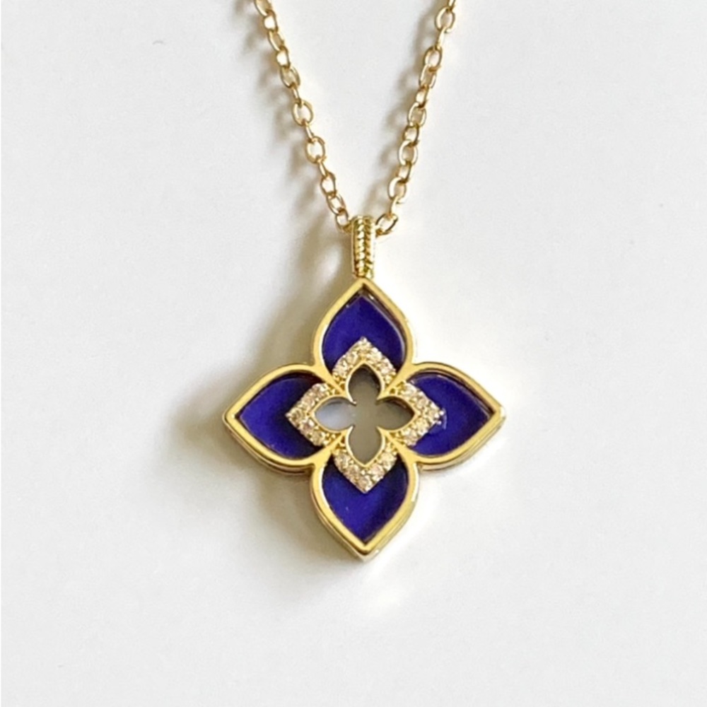 Blue Diamond Flower Elegant Gold Toned Necklace